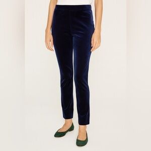 🆕 Joe Fresh navy blue velour leggings, elastic waist 💙
NWOT